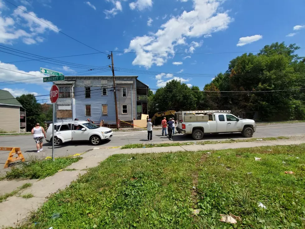 A fire-damaged apartment building at 78 Liberty Street was torn down on August 8, 2020. (Photo: Bob Joseph/WNBF News)