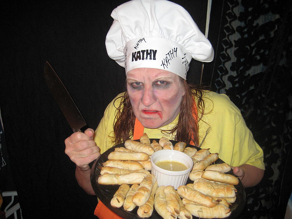 Frightening Foodie Friday: Soft Pretzel &#8216;Severed Fingers&#8217; With &#8216;Frog Brain&#8217; Dipping Sauce Recipe