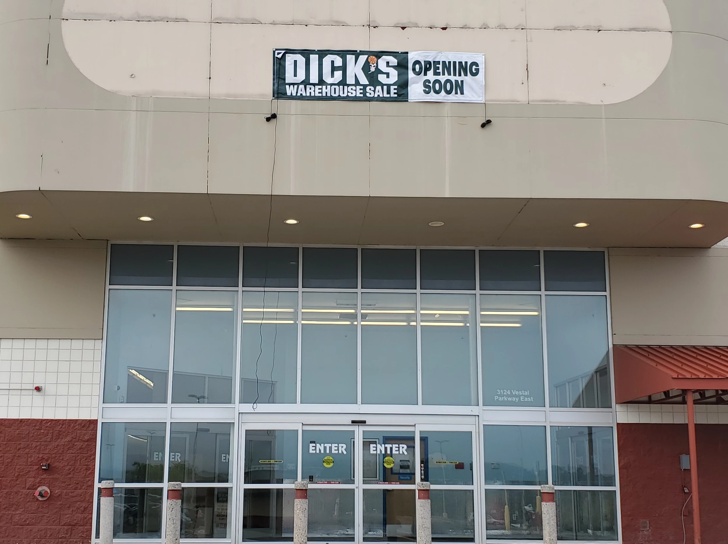 New Dicks Sporting Goods Warehouse Sale Store Opening in Vestal pic