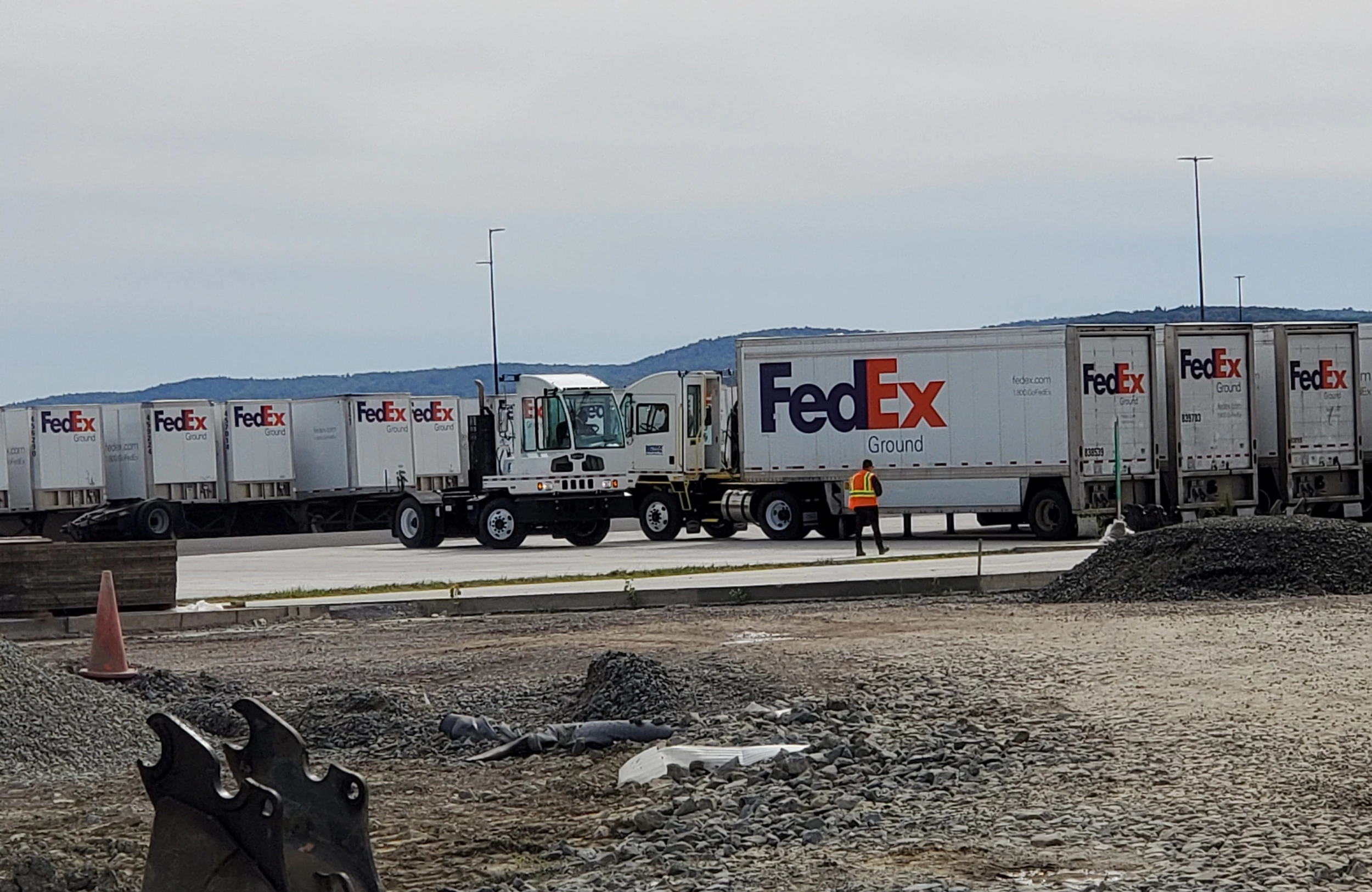 Kirkwood FedEx Distribution and Sorting Facility Now Operating photo