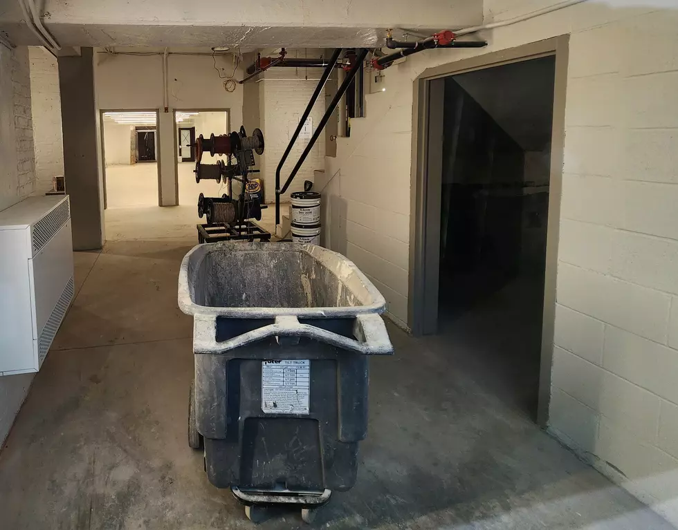 A glimpse inside an entranceway to the Victory Lofts building on January 9, 2023. Photo: Bob Joseph/WNBF News