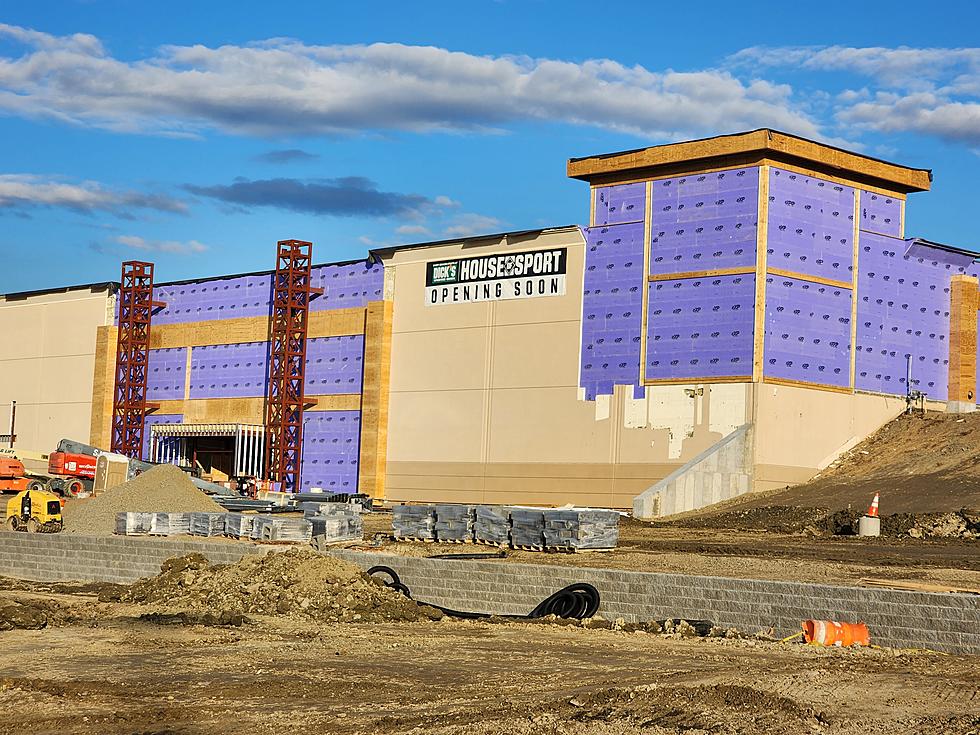 Workers Now Sought for Dick’s “House of Sport” at Oakdale Commons