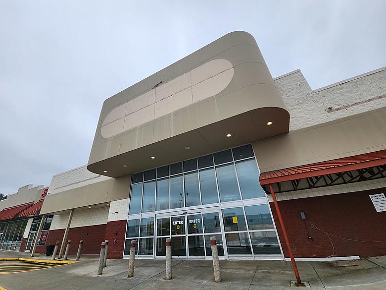 Two New Stores to Open at Parkway Plaza in Vestal