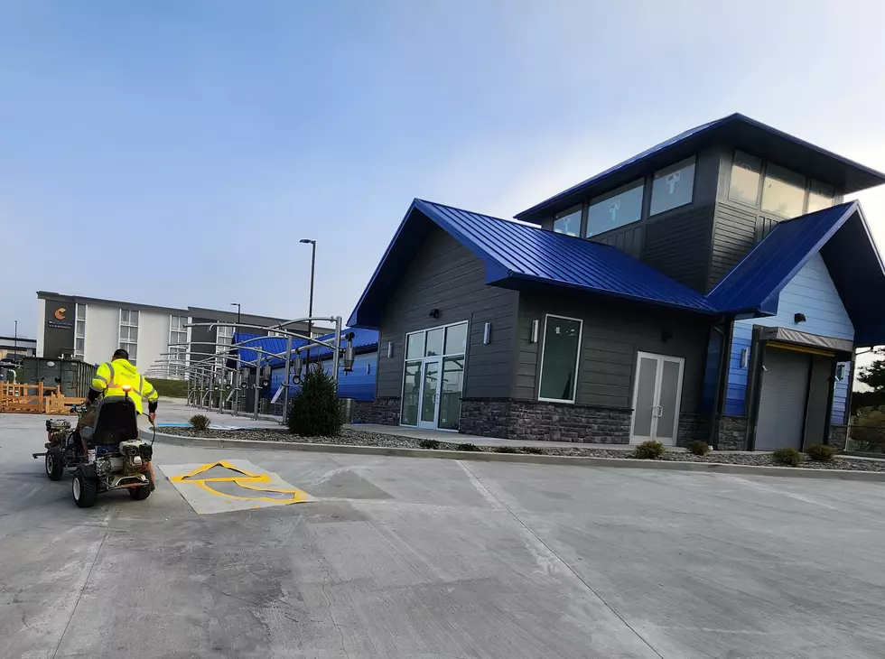 Splash Car Wash to Open Soon at Former Friendly’s Restaurant Site