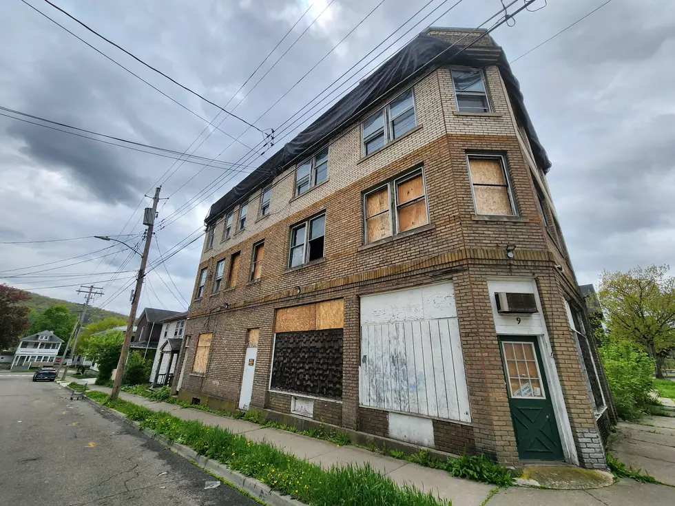 A boarded-up building at 9 Fayette Street, just east of Columbus Park. (Photo: Bob Joseph/WNBF News)