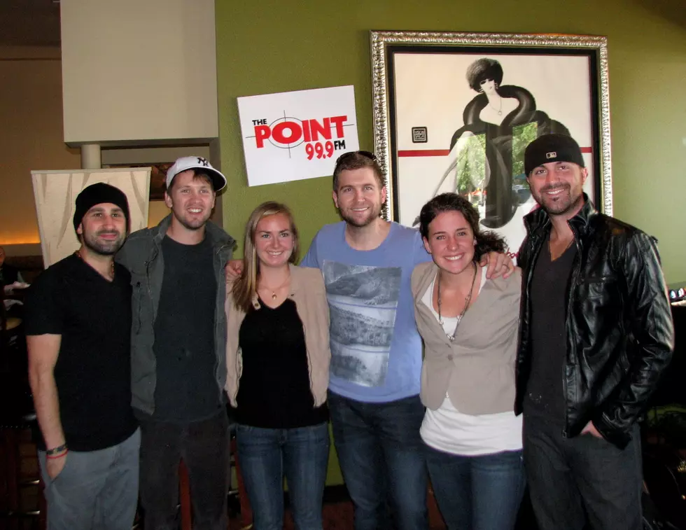 SafetySuit Acoustic VIP Performance at Jay&#8217;s Bistro [Photos &#038; Videos]