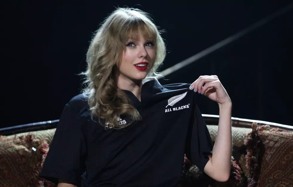 Two Men Try To Fake a Taylor Swift Concert – Dumb Criminal of the Day
