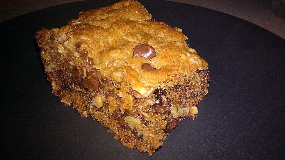 Peanut Butter, Oatmeal & Chocolate Chip Cookie Bars -Kama’s Baking  [Recipe]