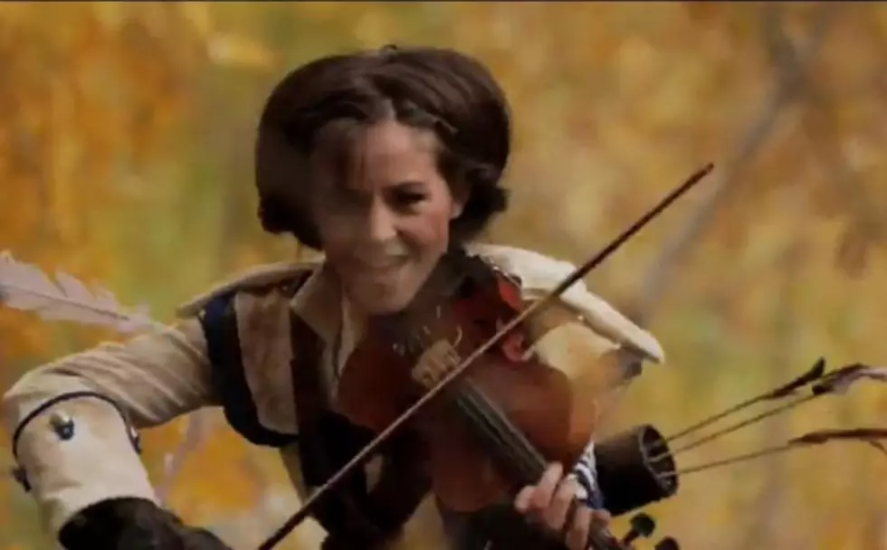 Lindsey Stirling Rocks Out With Her Violin To Zelda, Assassins Creed, Skyrim And More [VIDEOS]