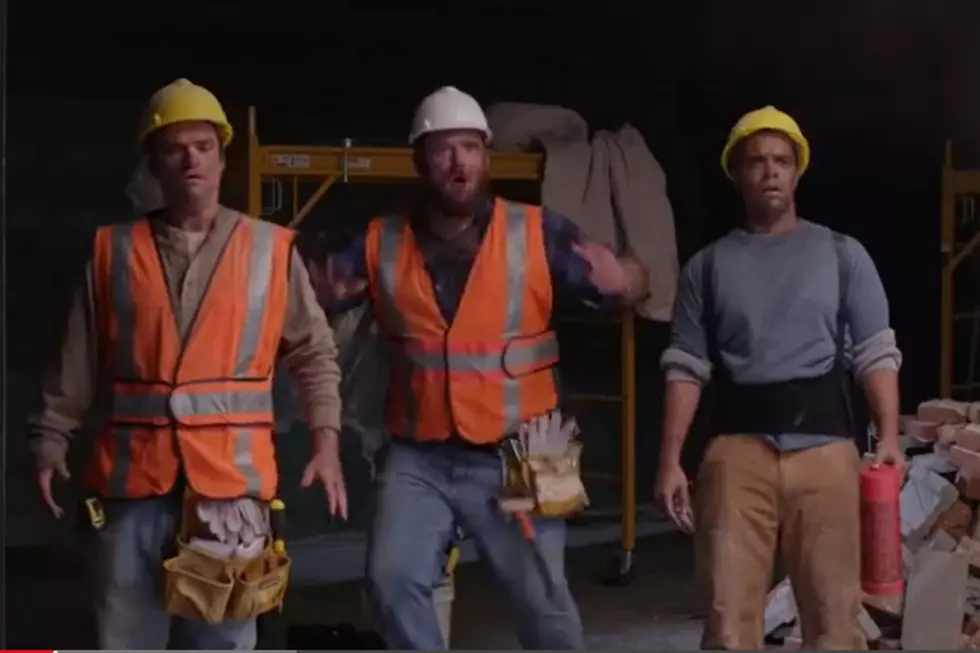 Funny Construction Workers React to Miley Cyrus&#8217; &#8216;Wrecking Ball&#8217; Video