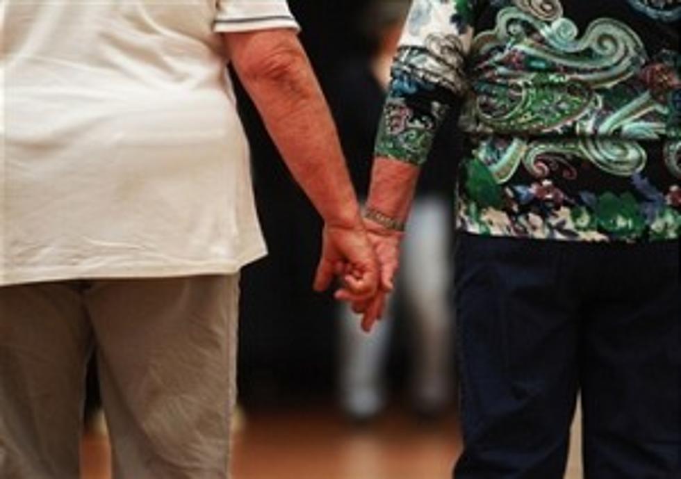 Couple Married For 72 Years Die While Holding Hands