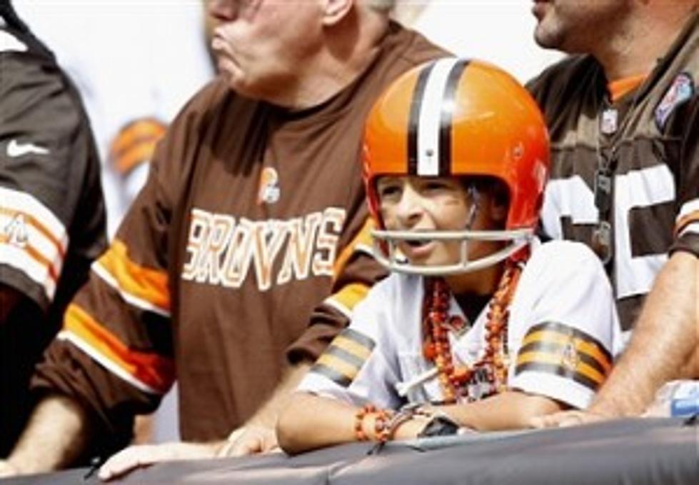 A Cleveland Browns Fan Pokes Fun At Them From The Grave!