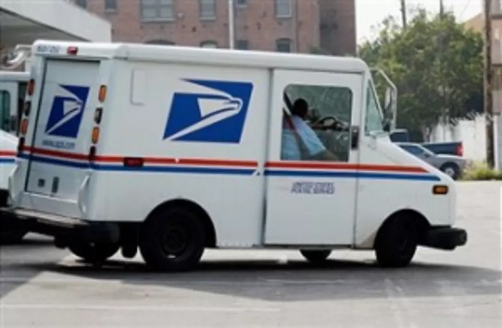 Postal Worker In Hot Water For Being &#8216;Lazy&#8217;! (VIDEO)