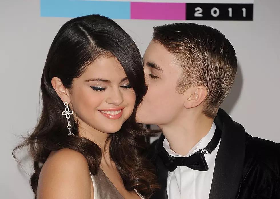Top 5 Cutest Pictures of Justin Bieber and Selena Gomez [PHOTOS]