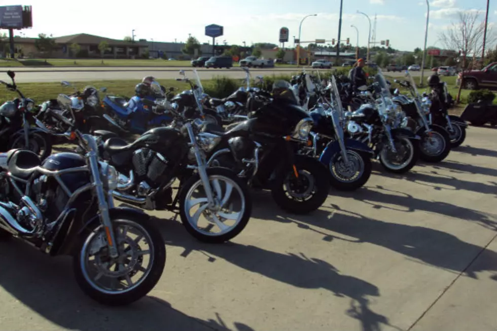 Great Weather Brings Out the Bikers for Bike Night at Hooters [PHOTOS]