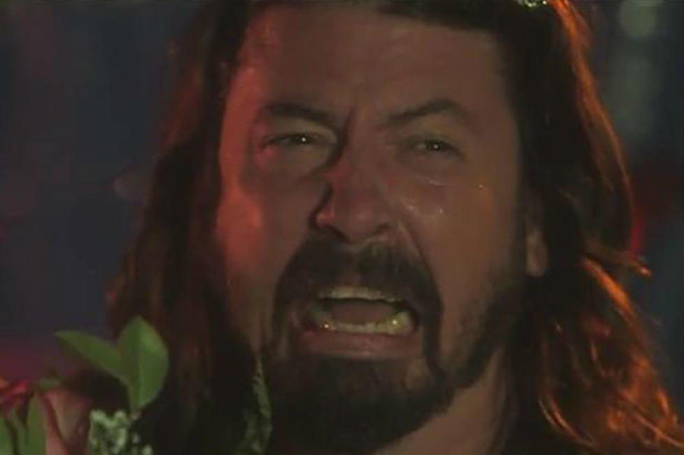Grohl Accepts ALS Challenge