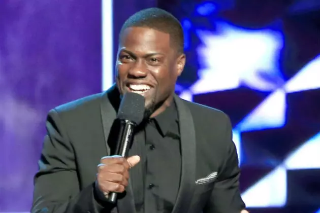 Comedian Kevin Hart Takes Selfie with Fans at Fargo Gym [PHOTOS]