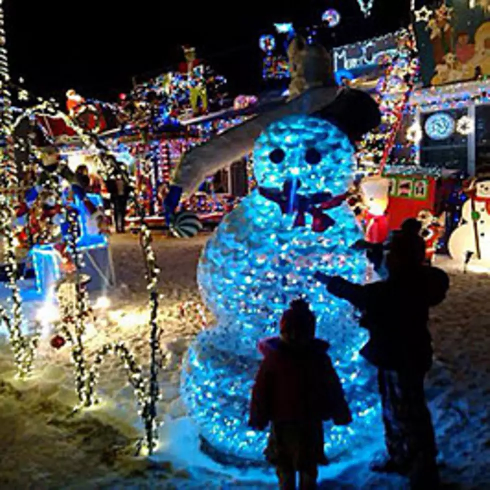Take A Tour Of All The X-Mas Lights In BisMan From High Above