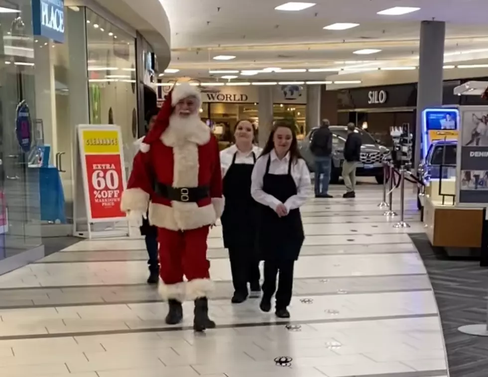 Santa Arrives At Kirkwood Mall In Bismarck ( Not The North Pole )