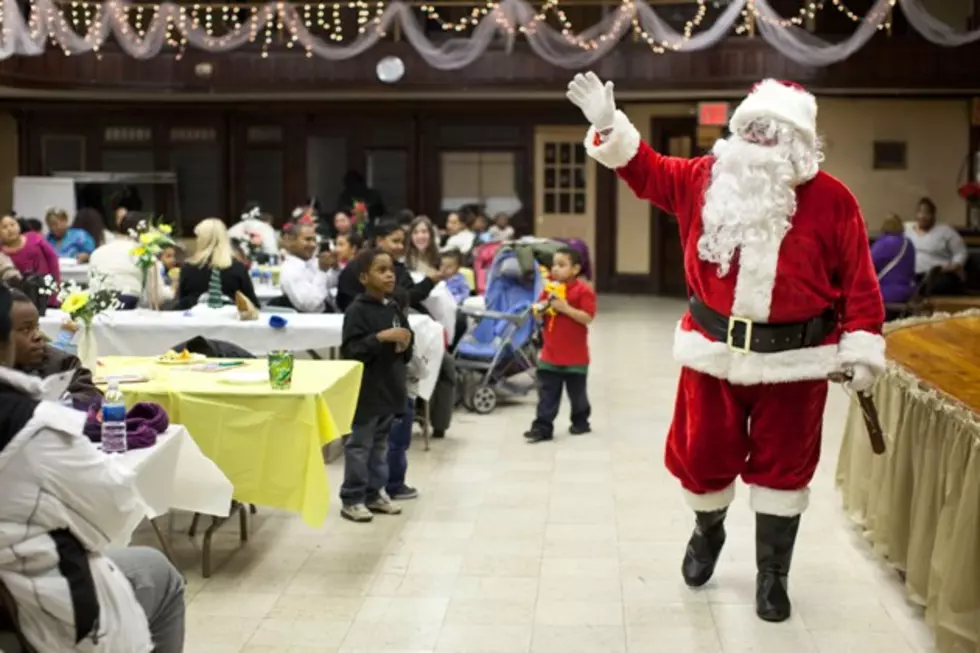 Santa Claus Kicks Off Bismarck Christmas Season at Kirkwood Mall