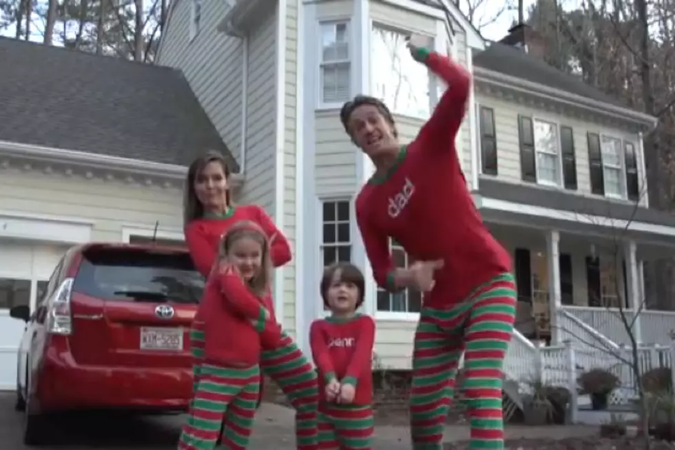 Family&#8217;s &#8216;Xmas Jammies&#8217; Video Christmas Card Goes Viral [VIDEO]