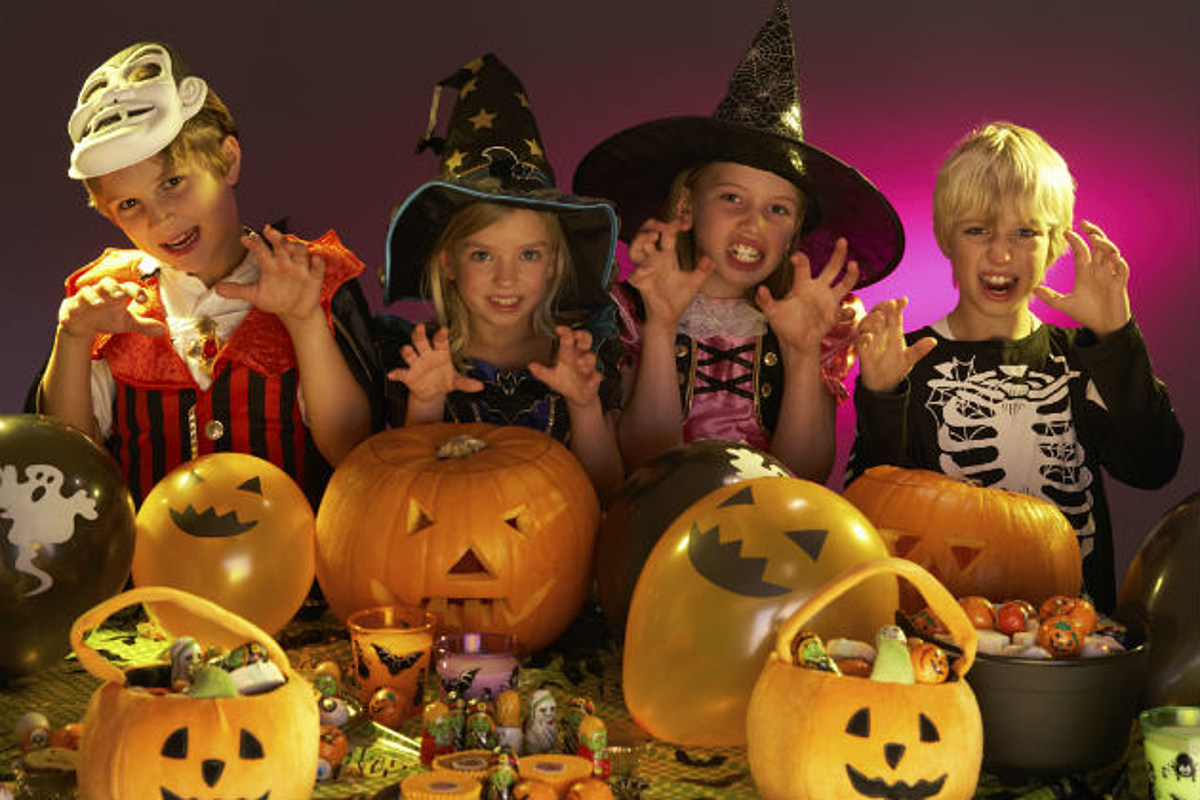 10 Halloween Traditions to Complete Before October Ends