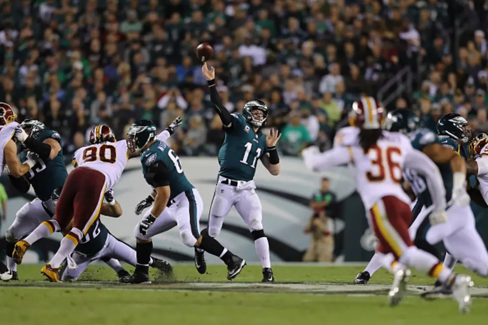 Carson Wentz Throws for a Career High 4 TDs in Eagles Win