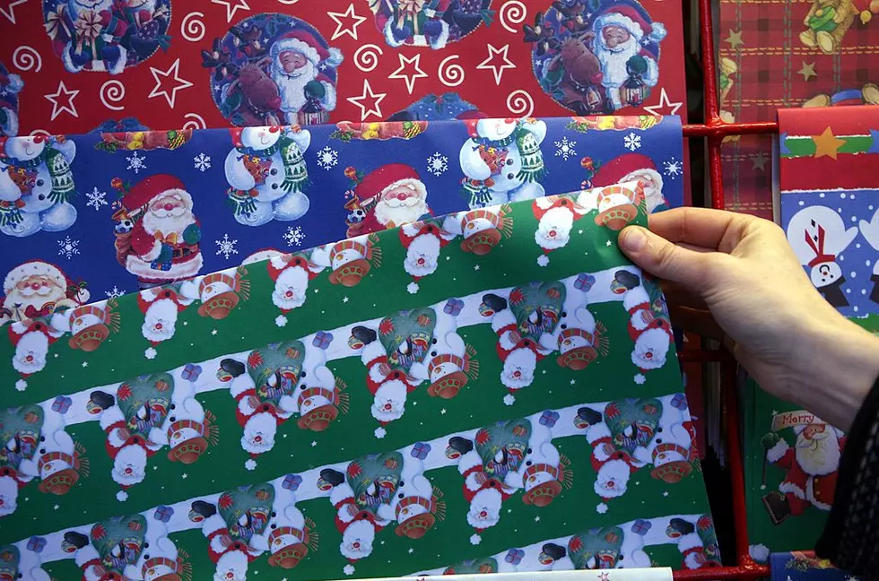 Christmas Shoppers Hunt For Last Minute Gifts