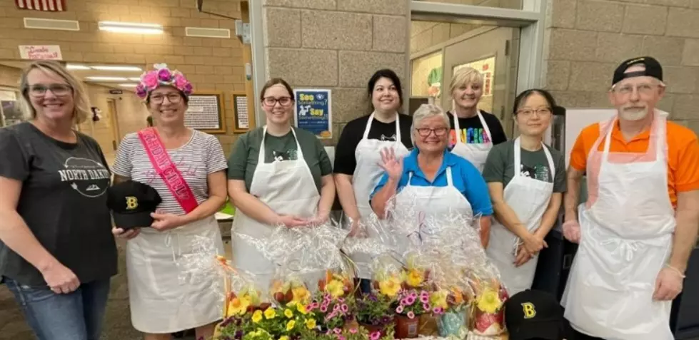 Lunch Lady Love: Bismarck Public Schools Showing Appreciation For Cooks