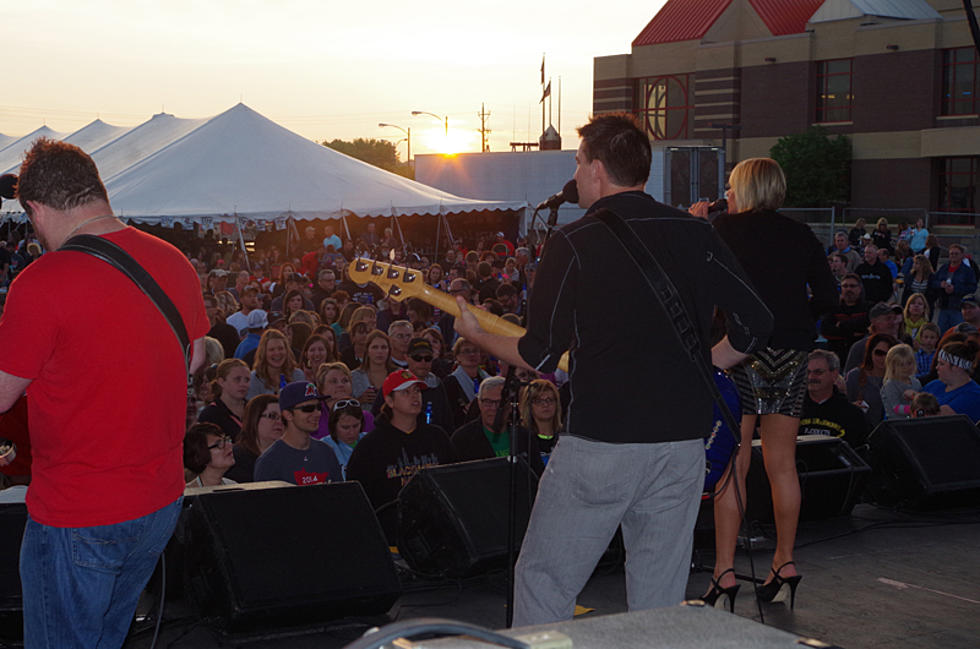 North Dakota-Native Gwen Sebastian Entertains Crowd at Ribfest in Bismarck [VIDEO, PHOTOS]