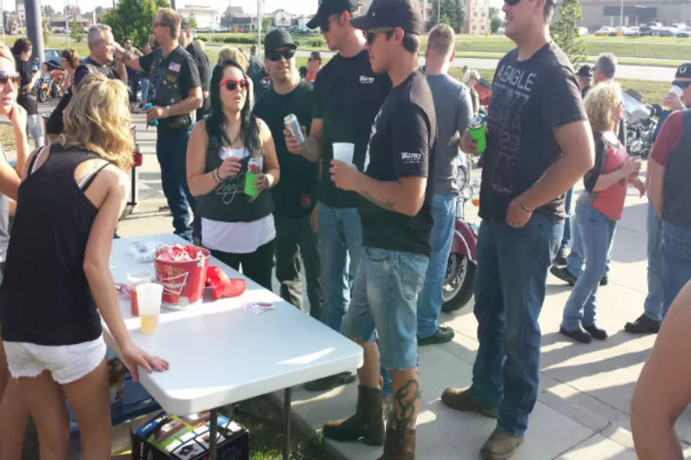 Bike Night Breaks a Record With Over 170 Bikes at Bismarck Hooters [VIDEO]