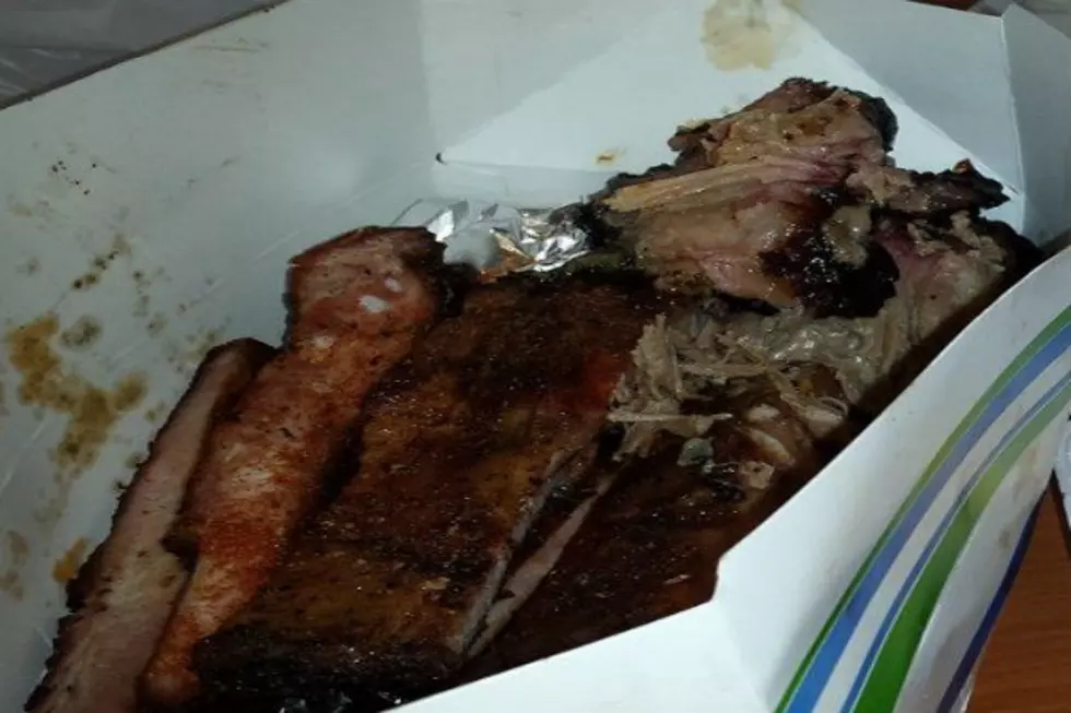 Barbecue Ribs Eating Contest In Bismarck With Lar Dawg! [VIDEO]