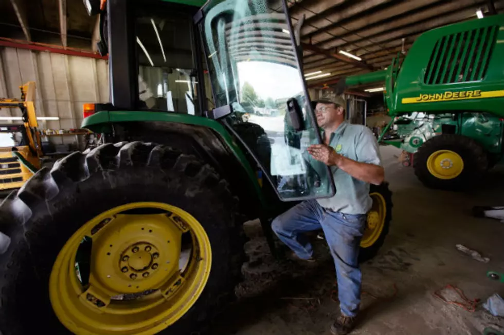 John Deere to Layoff Close to 1000 in Operations Due to Falling Grain Prices
