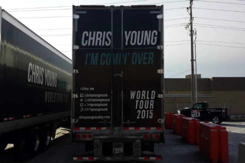 Chris Young&#8217;s World Tour Arrives in Bismarck  [VIDEO]