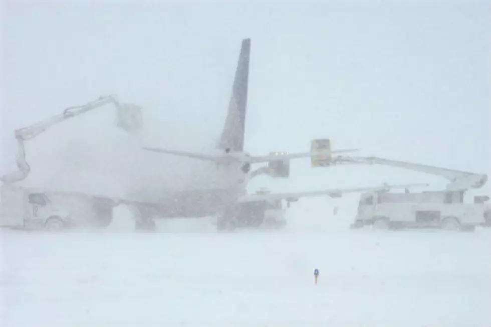 Snow Storm in  Denver has Many Flights Delayed or Canceled