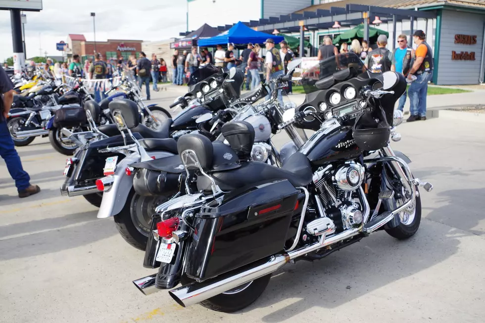 See Over 100 Bikes Take Over Sickies Garage for Bike Night