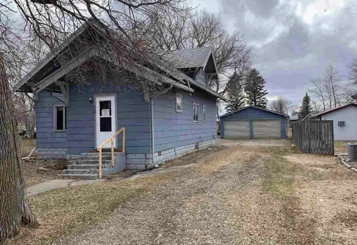 See Inside North Dakota's CHEAPEST Home For Sale (GALLERY)