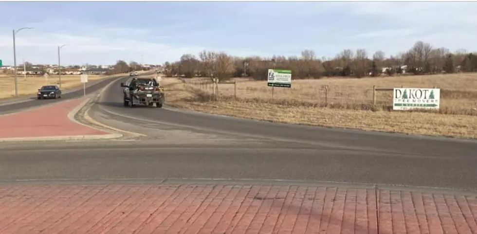 Roundabouts In Bismarck, You’re Still Doing It Wrong!  (VIDEO)