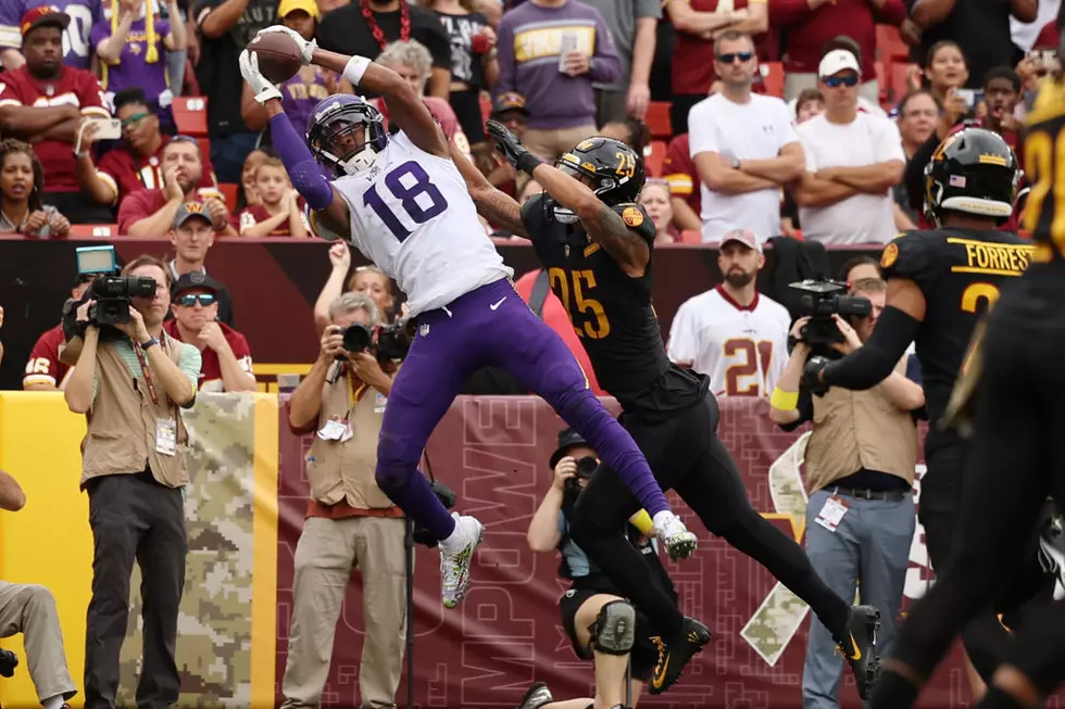 See The Minnesota Vikings &#8220;White-Out&#8221; Helmets For XMas Eve