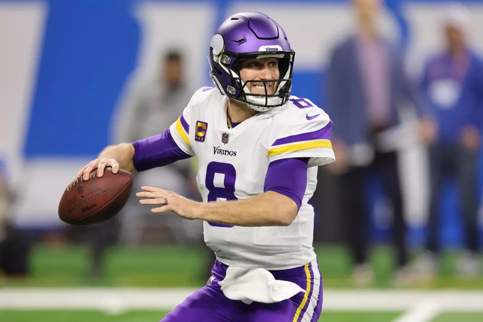 See The Minnesota Vikings &#8220;White-Out&#8221; Helmets For XMas Eve