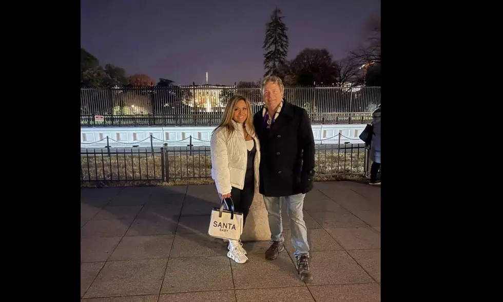 Which NoDak School Decorated A Tree On The White House Lawn?