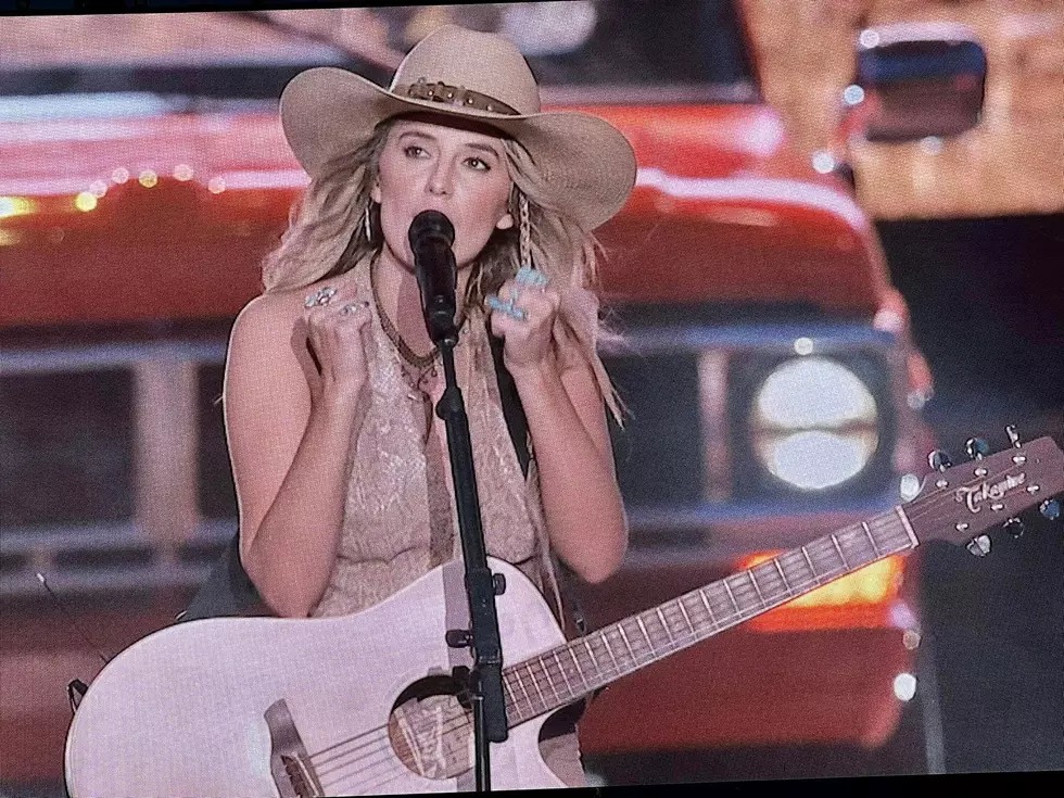 See North Dakota’s Tigirlily Gold Sing With Lainey Wilson