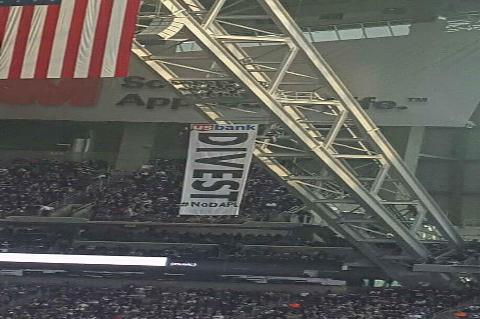 DAPL Finds a National Audience at Minnesota Vikings Game