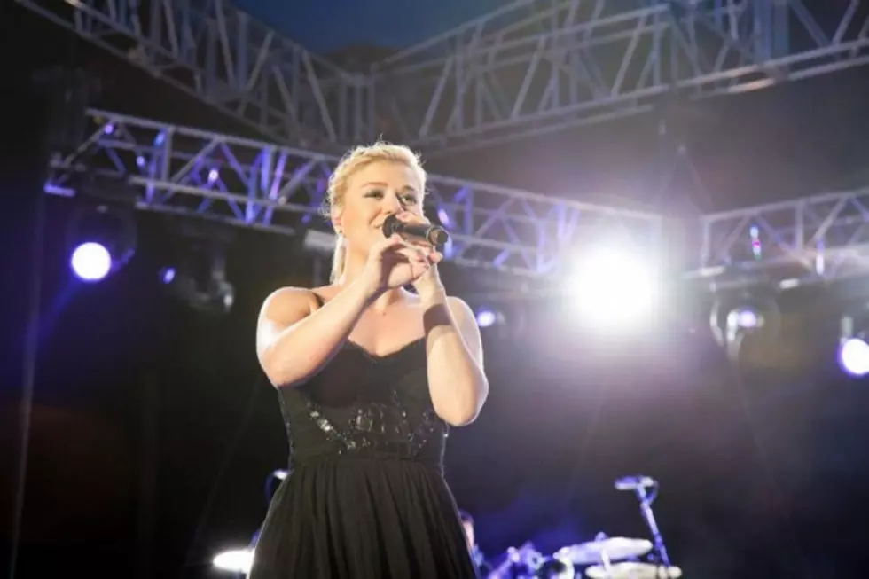 Kelly Clarkson Featuring Vince Gill &#8216;Don&#8217;t Rush&#8217; Song Review [VIDOE]