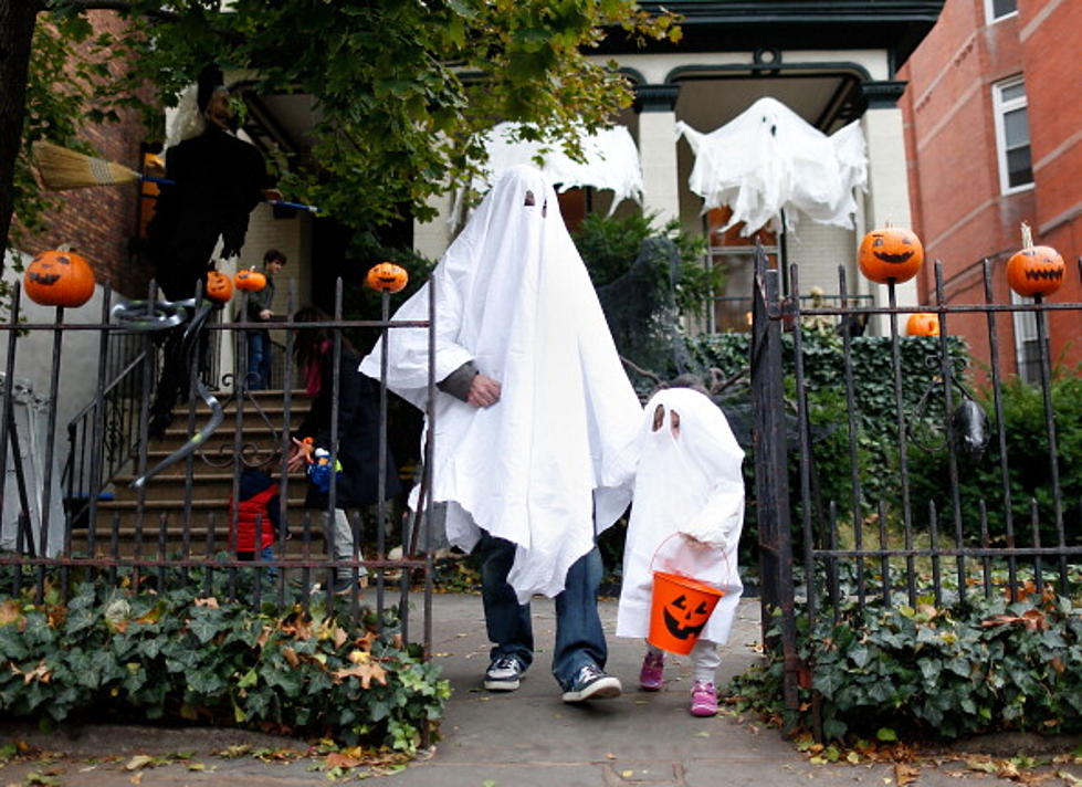 Top 5 Good Manners for Trick or Treaters to Remember – Submit Yours