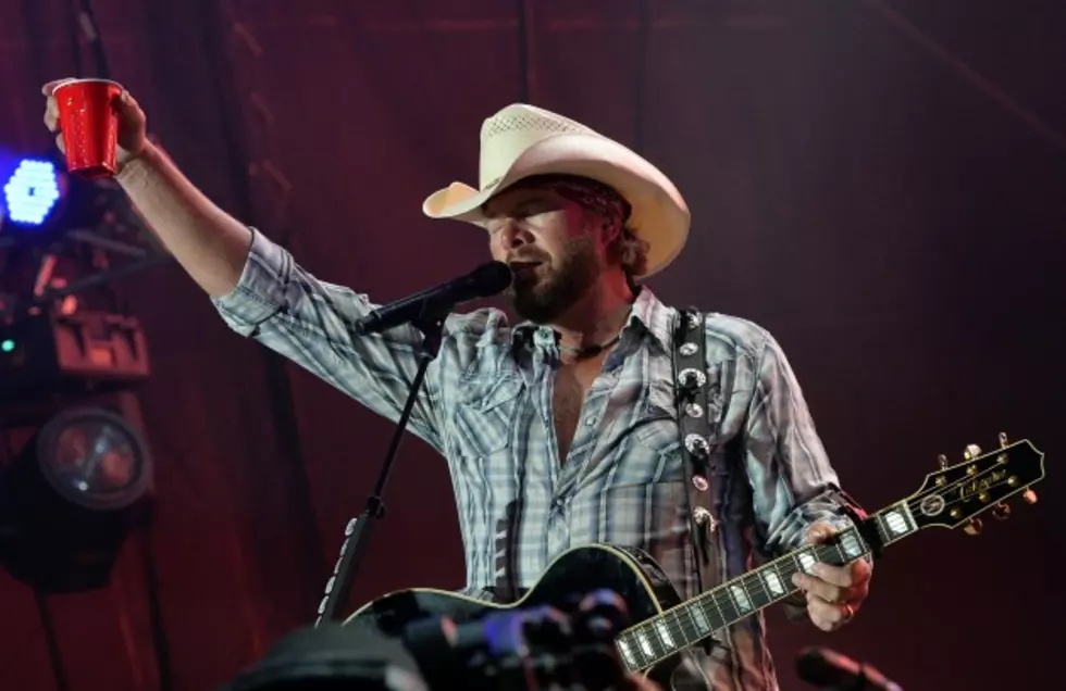 &#8216;I Love This Bar&#8217; Photo Contest to See Toby Keith at Country Jam