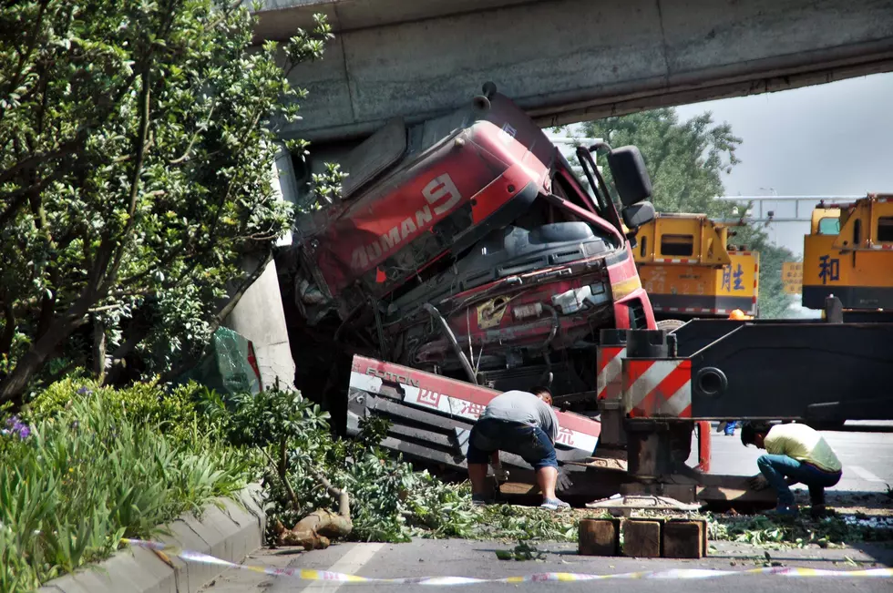 Amazing Compilation Of Truck Accidents [VIDEO]