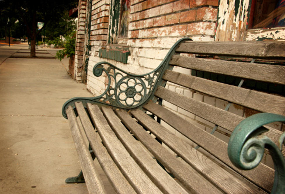 Grand Junction Park Benches Where Brad Paisley Can ‘Wait on a Woman’