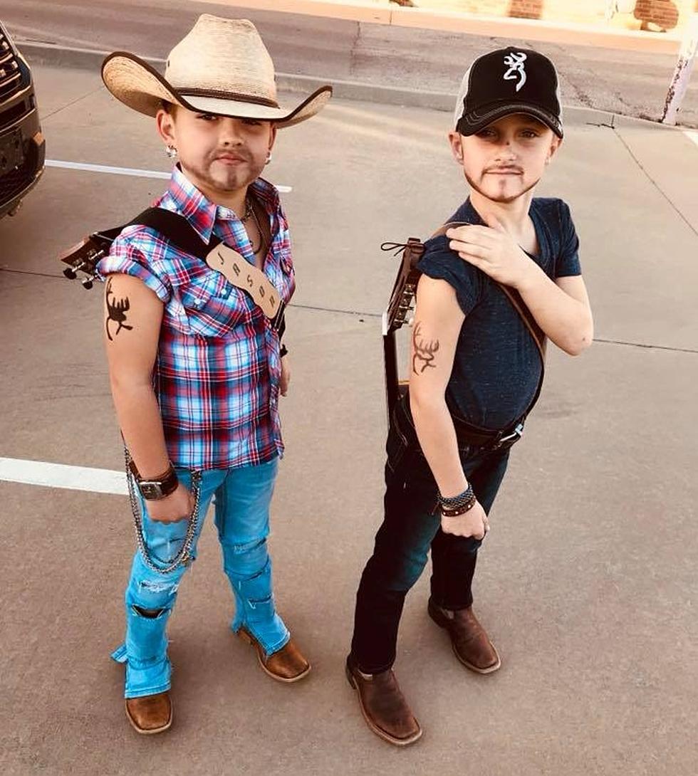 Awesome Country Music Halloween Costumes &#8211; Luke Bryan and Jason Aldean