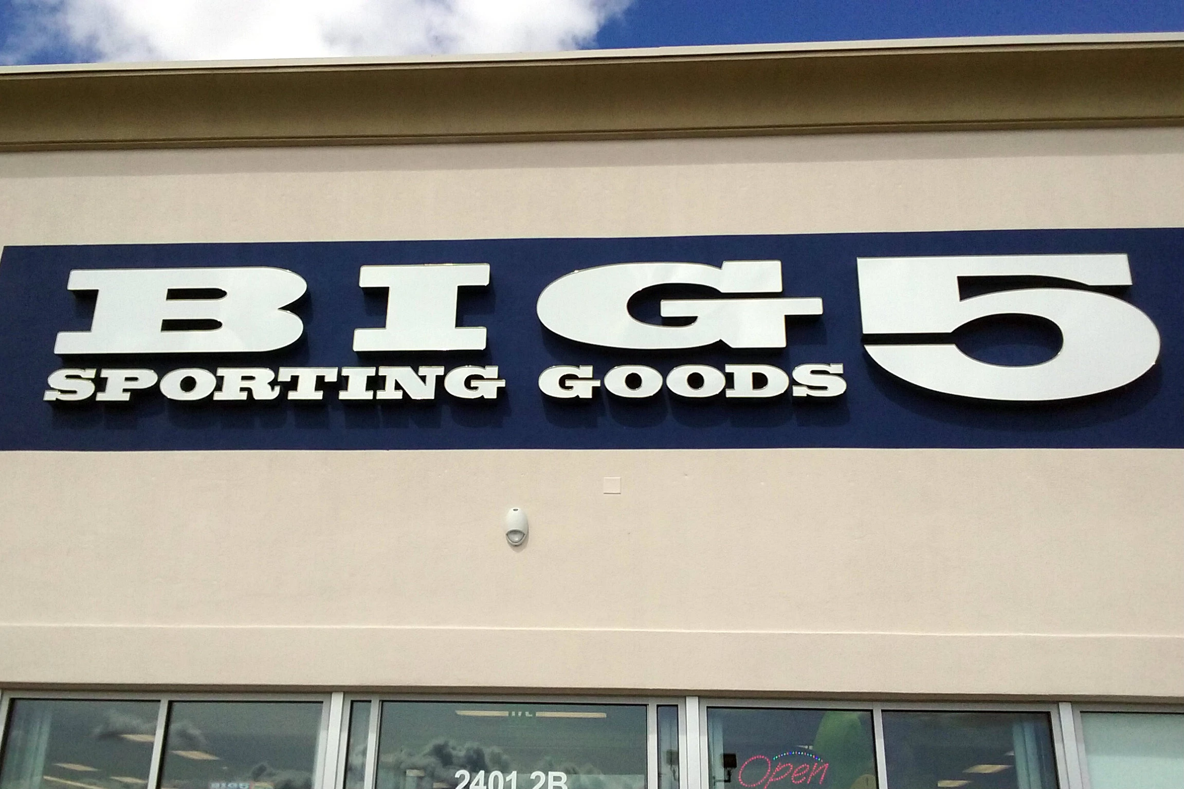 discount sporting goods store